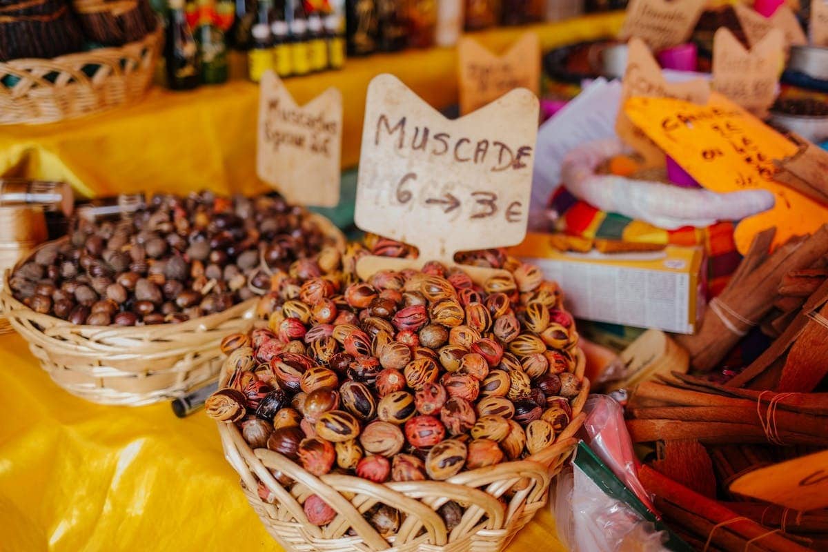 Les marchés provençaux incontournables pour les amateurs de shopping et de produits locaux